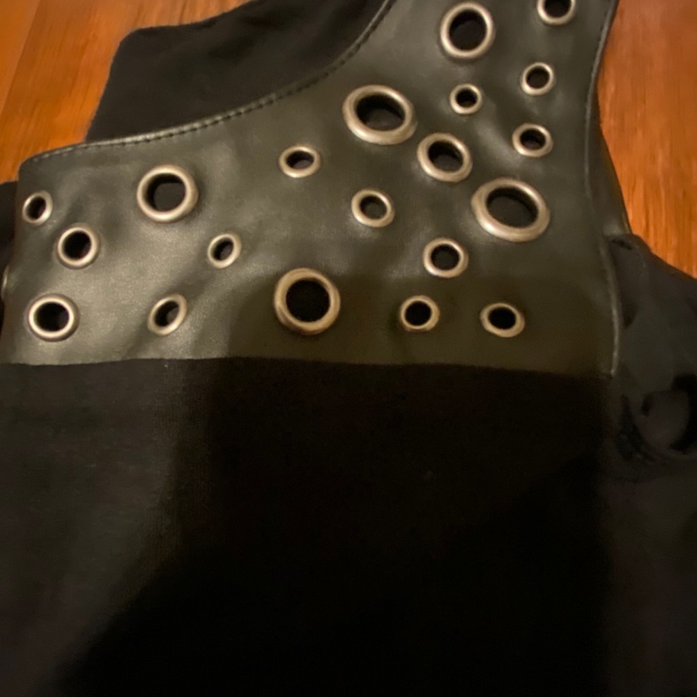 Venus black open shoulder top - Picture 7 of 11